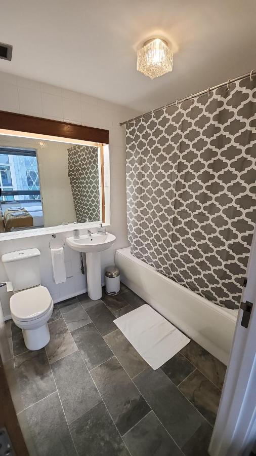 Top Floor Room In Baker St London Exterior photo