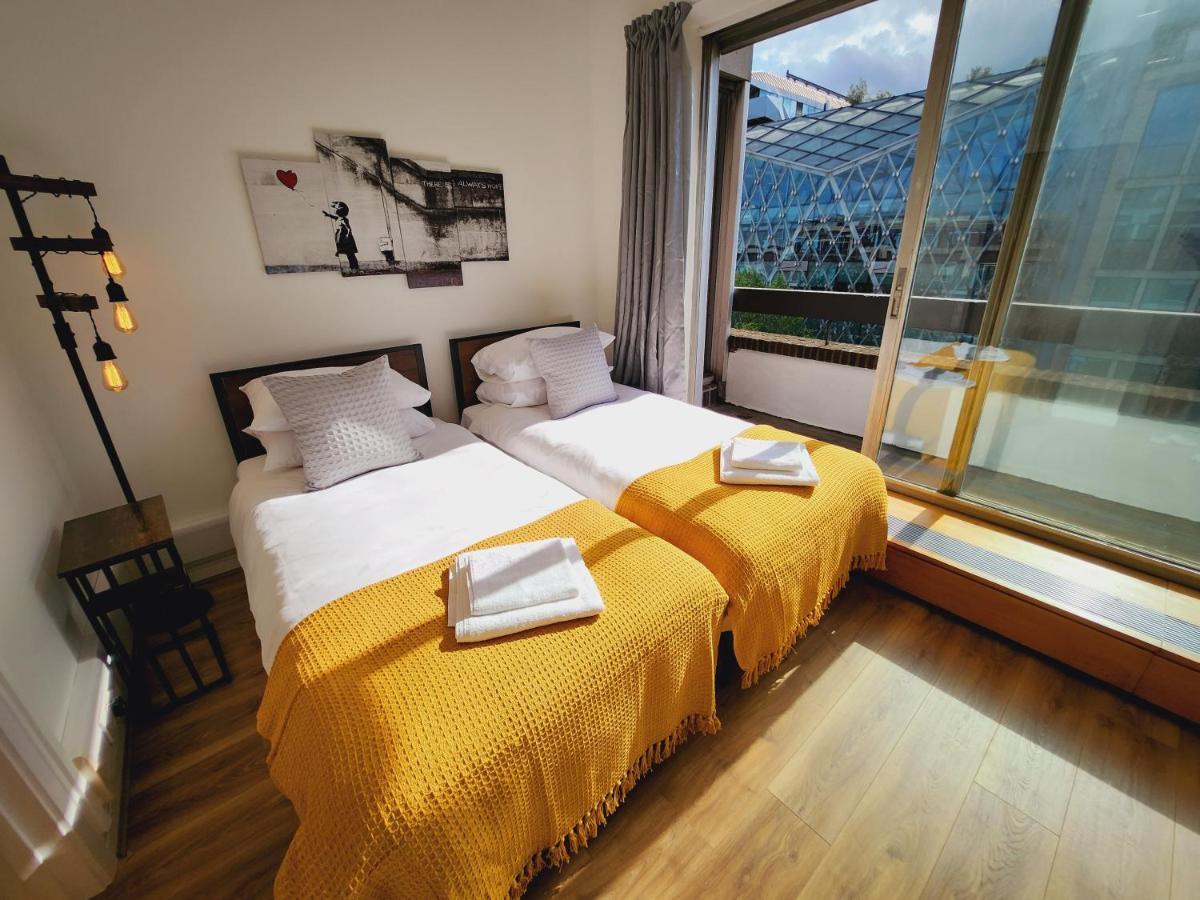 Top Floor Room In Baker St London Exterior photo