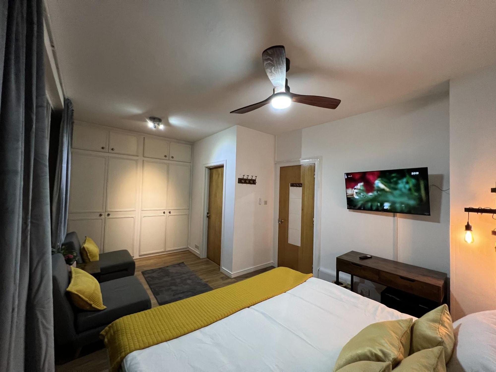 Top Floor Room In Baker St London Exterior photo