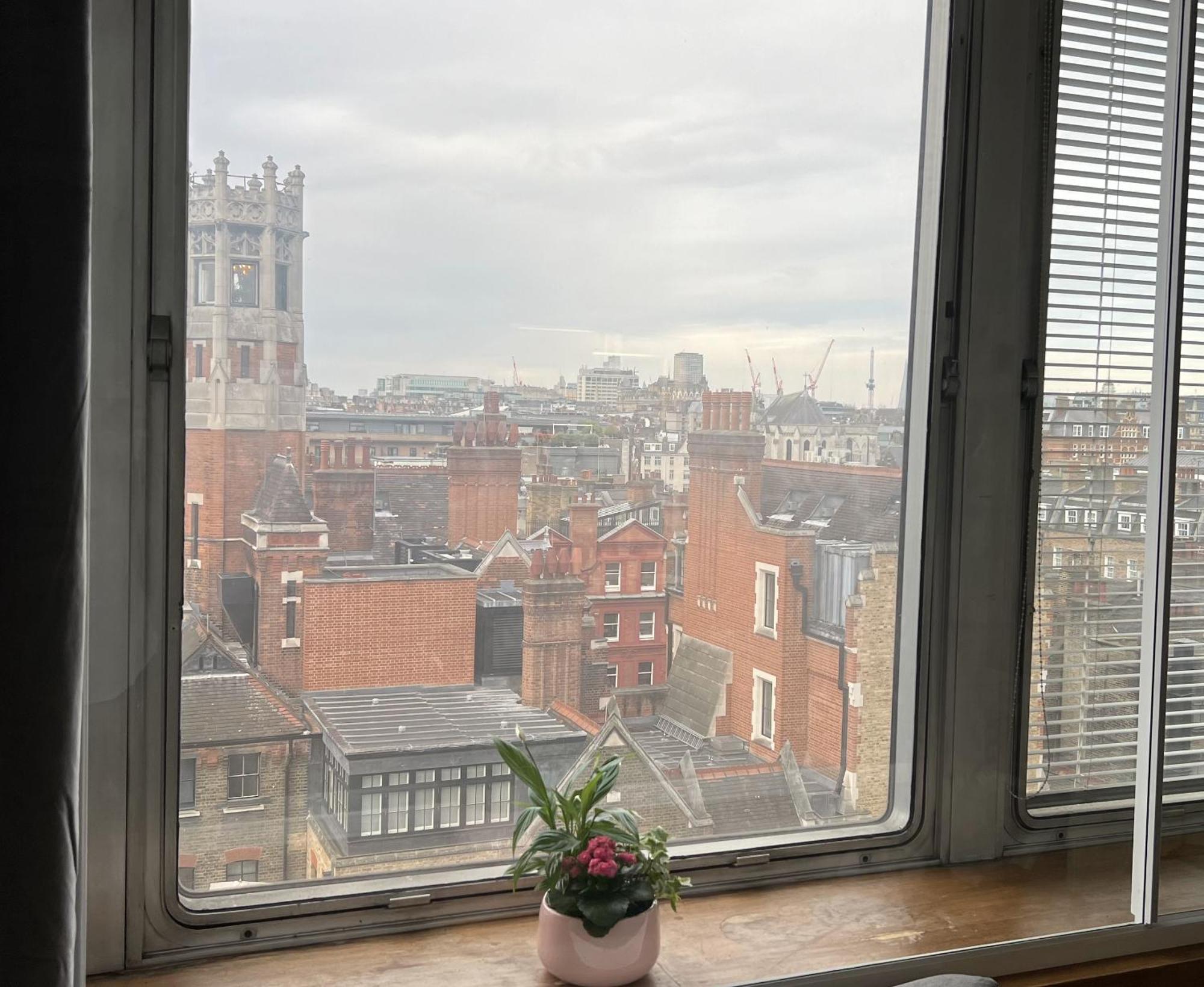 Top Floor Room In Baker St London Exterior photo